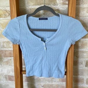 Brandy Melville three button light blue cropped T-shirt